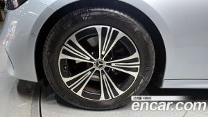 Mercedes-Benz E-Class E200 Avantgarde 2024 года из Южной Кореи