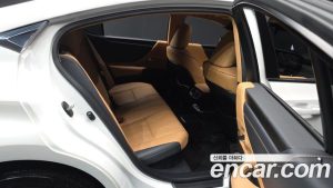 Lexus ES Luxury Plus 2024 года из Южной Кореи