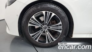Mercedes-Benz E-Class E200 Avantgarde 2024 года из Южной Кореи