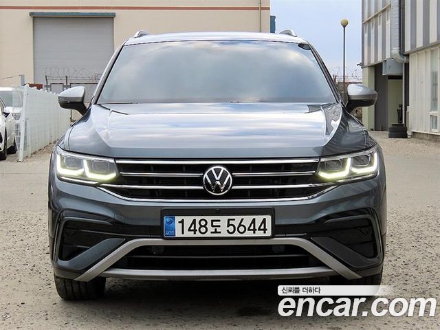 Volkswagen Tiguan 2.0 TSI Prestige 2023 года из Кореи