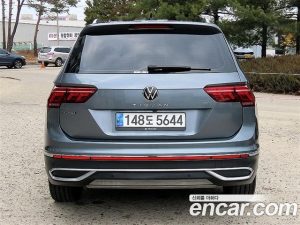 Volkswagen Tiguan 2.0 TSI Prestige 2023 года из Южной Кореи