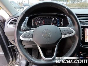 Volkswagen Tiguan 2.0 TSI Prestige 2023 года из Южной Кореи