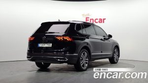 Volkswagen Tiguan 2.0 TSI Prestige 2023 года из Южной Кореи