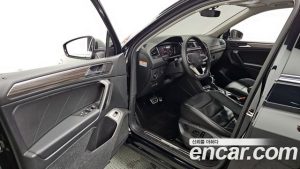 Volkswagen Tiguan 2.0 TSI Prestige 2023 года из Южной Кореи