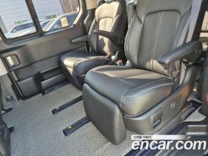 Hyundai Staria HEV 1.6 Lounge 7-Seater 2025 года из Южной Кореи