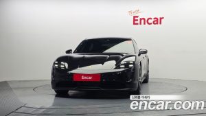 Porsche Taycan Base 2024 года из Южной Кореи