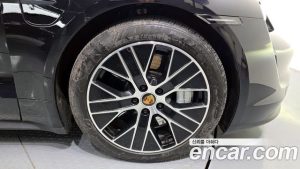 Porsche Taycan Base 2024 года из Южной Кореи