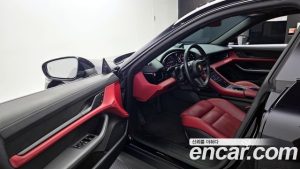 Porsche Taycan Base 2024 года из Южной Кореи