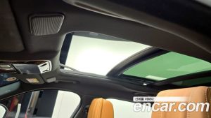 Land Rover Range Rover Velar 3.0 P400 R-Dynamic HSE 2022 года из Южной Кореи