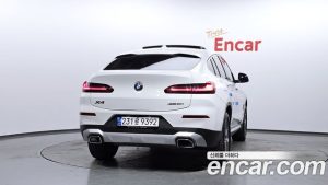 BMW X4 xDrive20i xLine 2023 года из Южной Кореи