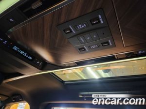 Lexus LM 500h Executive 2025 года из Южной Кореи