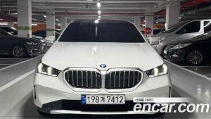 BMW 5-Series 530i xDrive 2024 года из Южной Кореи
