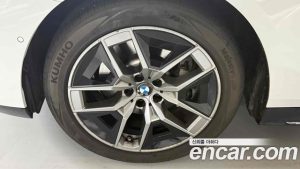 BMW 5-Series 530i xDrive 2024 года из Южной Кореи