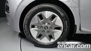 Hyundai Staria Tourer 11-Seater 2025 года из Южной Кореи