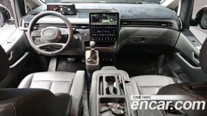 Hyundai Staria Tourer 11-Seater 2025 года из Южной Кореи