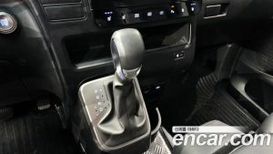 Hyundai Staria Tourer 11-Seater 2025 года из Южной Кореи