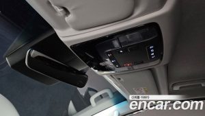 Hyundai Staria Tourer 11-Seater 2025 года из Южной Кореи