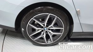 BMW 5-Series 520i M Sport 2024 года из Южной Кореи