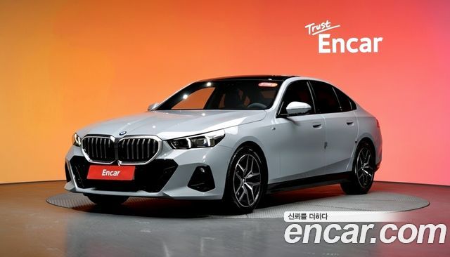 BMW 5-Series 520i M Sport 2024 года из Кореи