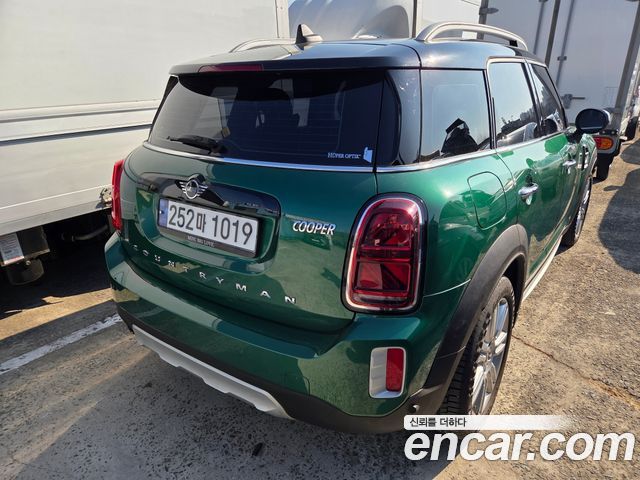 Mini Countryman CLASSIC 2024 года из Кореи