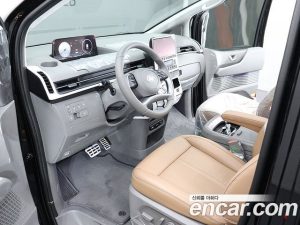 Hyundai Staria 4WD Lounge 9-Seater 2025 года из Южной Кореи