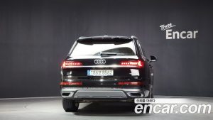 Audi Q7 45 TDI 4WD Premium 2023 года из Южной Кореи