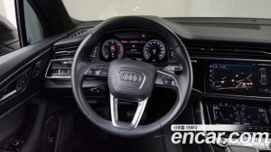 Audi Q7 45 TDI 4WD Premium 2023 года из Южной Кореи