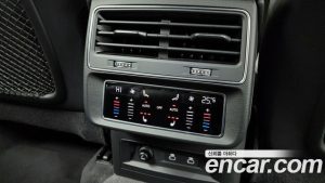 Audi Q7 45 TDI 4WD Premium 2023 года из Южной Кореи