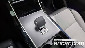 Land Rover Range Rover Velar 3.0 P400 Dynamic HSE 2025 года из Южной Кореи