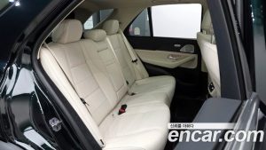 Mercedes-Benz GLE-Class GLE300d 4MATIC 2025 года из Южной Кореи