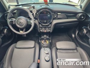 Mini Cooper 5Door MULTITONE Edition 2023 года из Южной Кореи