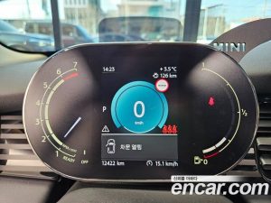 Mini Cooper 5Door MULTITONE Edition 2023 года из Южной Кореи