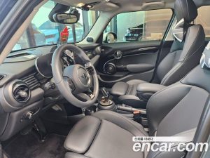 Mini Cooper 5Door MULTITONE Edition 2023 года из Южной Кореи