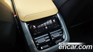 Volvo XC60 B6 ULTIMATE Bright 2024 года из Южной Кореи