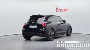 Mini Cooper Favoured 2025 года из Южной Кореи
