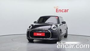 Mini Cooper Favoured 2025 года из Южной Кореи