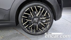 Mini Cooper Favoured 2025 года из Южной Кореи