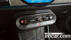 Mini Cooper Favoured 2025 года из Южной Кореи