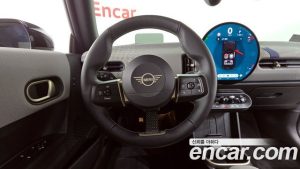 Mini Cooper Favoured 2025 года из Южной Кореи