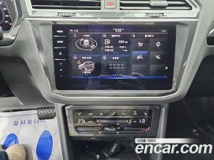 Volkswagen Tiguan 2.0 TDI 4 Prestige 2023 года из Южной Кореи