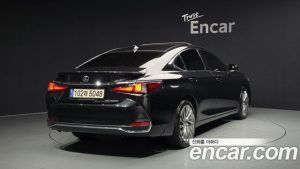 Lexus ES Luxury Plus 2025 года из Южной Кореи