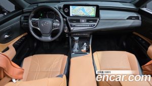 Lexus ES Luxury Plus 2025 года из Южной Кореи