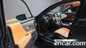 Lexus ES Luxury Plus 2025 года из Южной Кореи