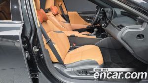 Lexus ES Luxury Plus 2025 года из Южной Кореи