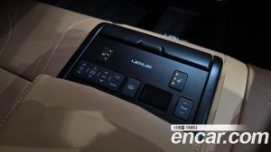 Lexus ES Luxury Plus 2025 года из Южной Кореи