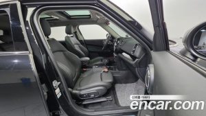Mini Countryman CLASSIC Plus COMFORT PACK 2023 года из Южной Кореи