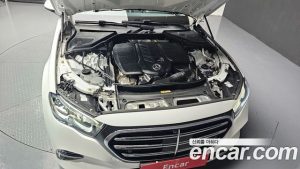 Mercedes-Benz E-Class E220d 4MATIC Exclusive 2024 года из Южной Кореи