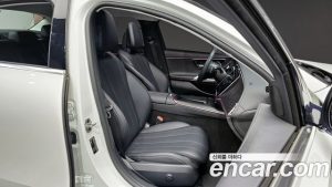 Mercedes-Benz E-Class E220d 4MATIC Exclusive 2024 года из Южной Кореи