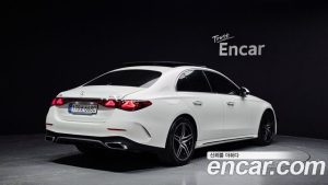 Mercedes-Benz E-Class E300 4MATIC AMG Line 2025 года из Южной Кореи