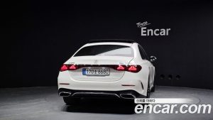 Mercedes-Benz E-Class E300 4MATIC AMG Line 2025 года из Южной Кореи